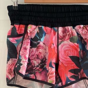 Lulu lemon Roses Short